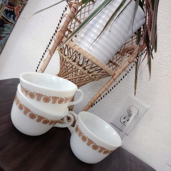 Butterfly Gold Pyrex Cups - Picture 7 of 9